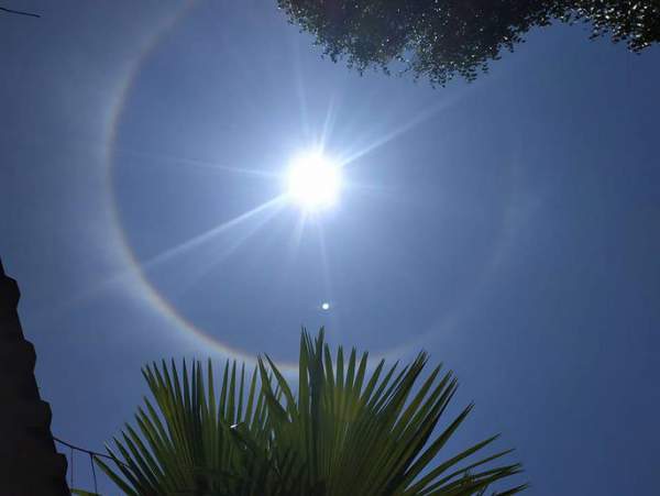 Thích thú với hiện tượng vầng hào quang bao quanh mặt trời ở Quảng Nam 7
