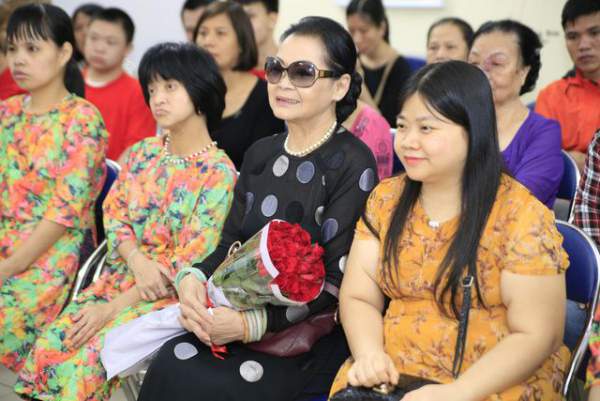 Khánh Ly xúc động khi trẻ khuyết tật thuộc bài hát của Trịnh Công Sơn 3