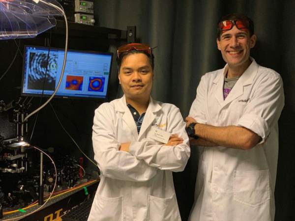 Dùng ánh sáng phát ra từ hạt kim cương, Tiến sĩ người Việt đo được nhiệt độ ở kích thước nano 2