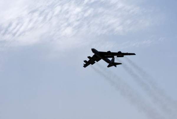 Vùng Vịnh căng thẳng, "pháo đài bay" B-52 của Mỹ áp sát Iran 3