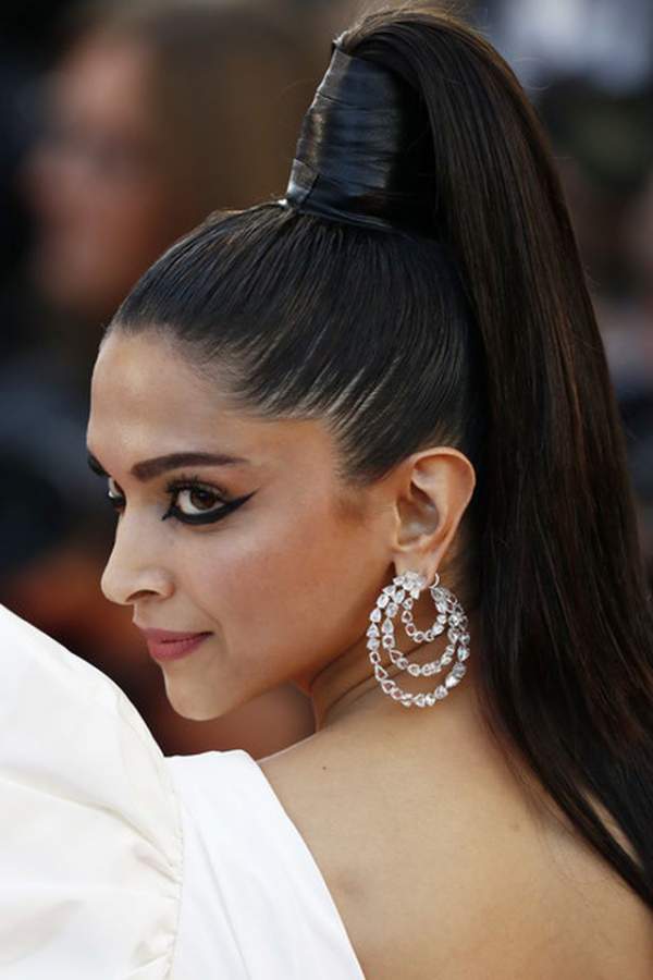 Minh tinh Ấn Độ Deepika Padukone tỏa sáng trên thảm đỏ LHP Cannes 2