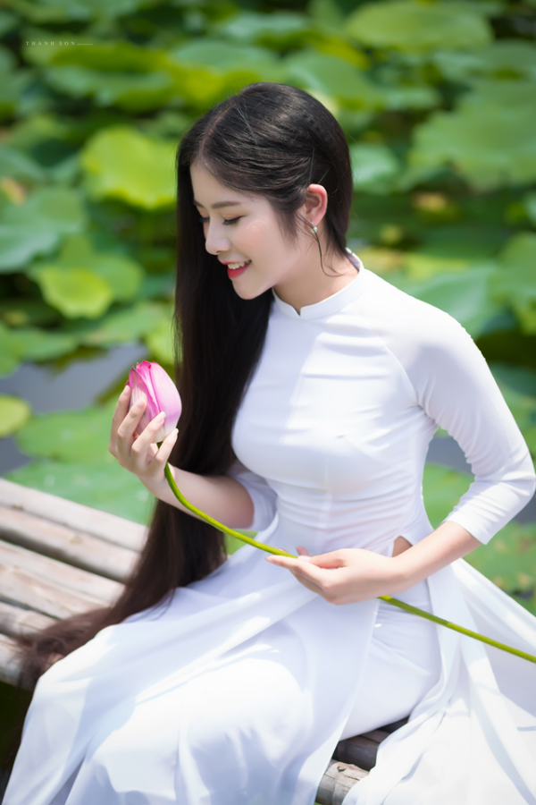 “Công chúa tóc mây” phiên bản Việt khoe sắc bên sen 5