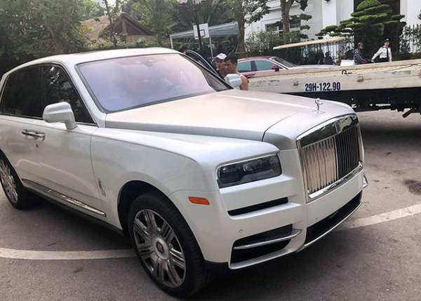 Siêu xe Rolls-Royce Cullinan đột ngột xuất hiện tại Việt Nam 4