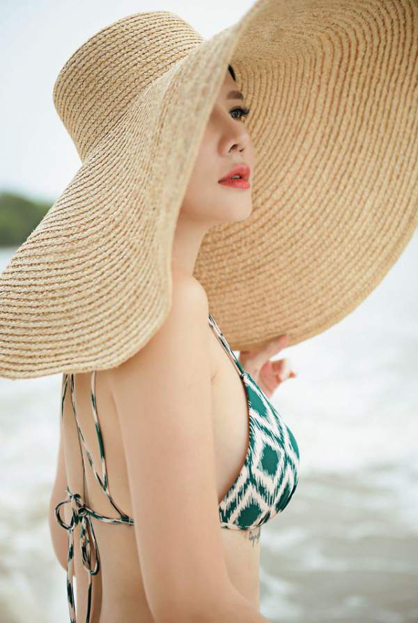Dương Yến Ngọc diện bikini táo bạo, khoe vóc dáng gợi cảm tuổi 40 6
