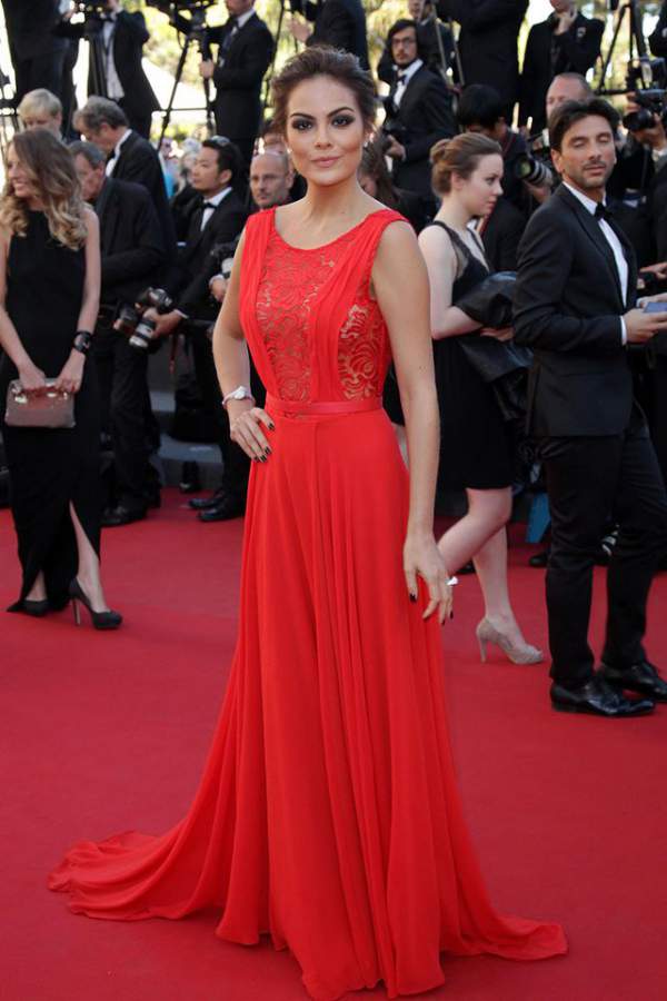Khi người đẹp chuộng váy đỏ tại Cannes 18