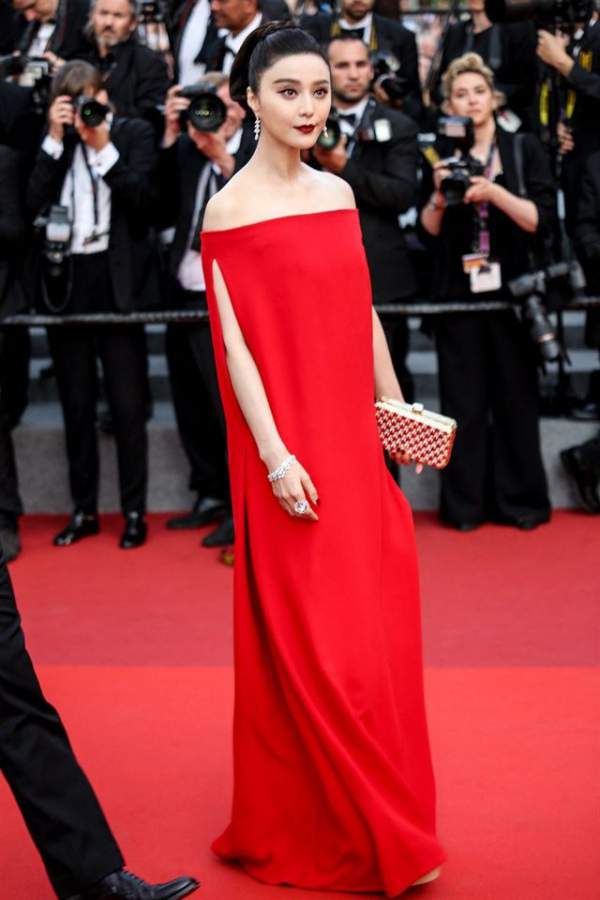 Khi người đẹp chuộng váy đỏ tại Cannes 12
