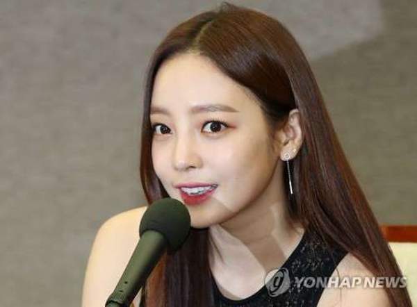 Nữ ca sĩ 28 tuổi xứ Hàn tự vẫn vì bê bối tình cảm 2