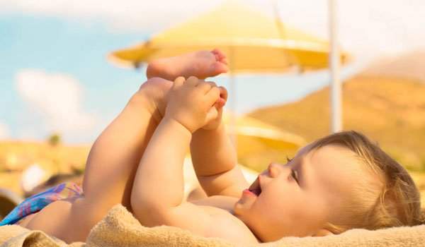 Sự thật giật mình: Tắm nắng cho trẻ sơ sinh, vừa sai lầm vừa nguy hiểm 2
