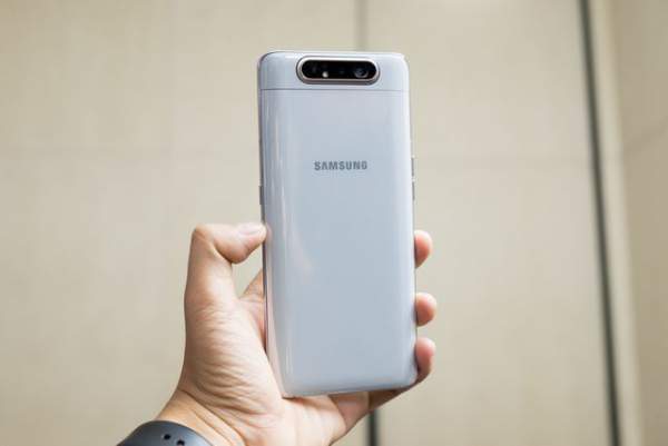Samsung tung smartphone camera trượt xoay tại Việt Nam, giá 14,9 triệu đồng 3