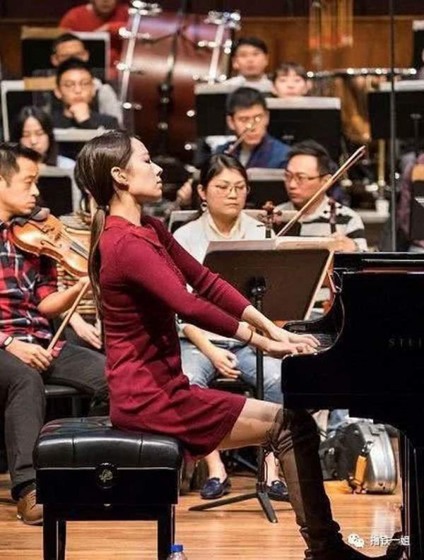 Nhan sắc cực phẩm của vợ “thiên tài piano” Trung Quốc 16