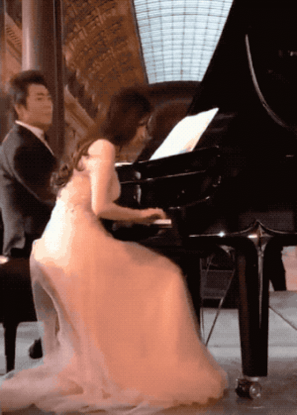 Nhan sắc cực phẩm của vợ “thiên tài piano” Trung Quốc 12