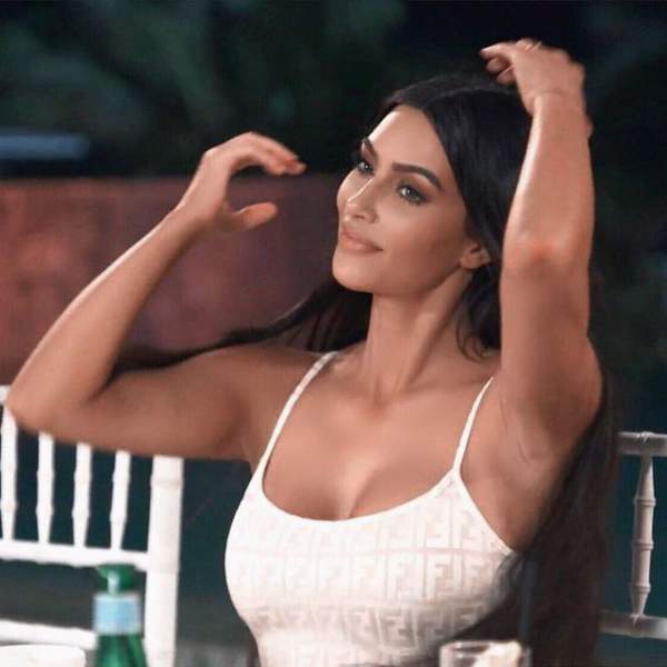 Kim Kardashian mặc táo bạo ra phố 10