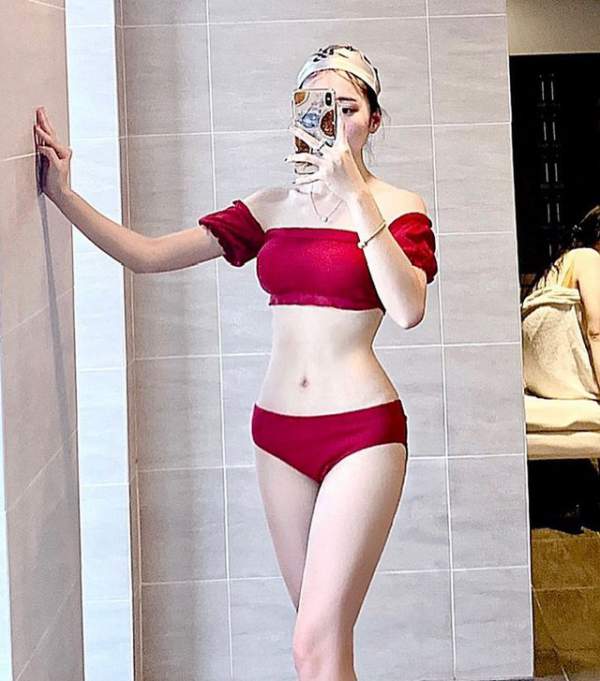 Bạn gái tin đồn của tiền vệ Văn Đức gợi cảm với loạt ảnh bikini 4