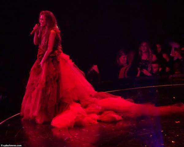 Hình ảnh bốc lửa của Jennifer Lopez 16