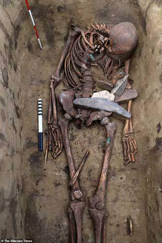 Cực sốc hài cốt “người chim” trong mộ cổ 5.000 tuổi 2