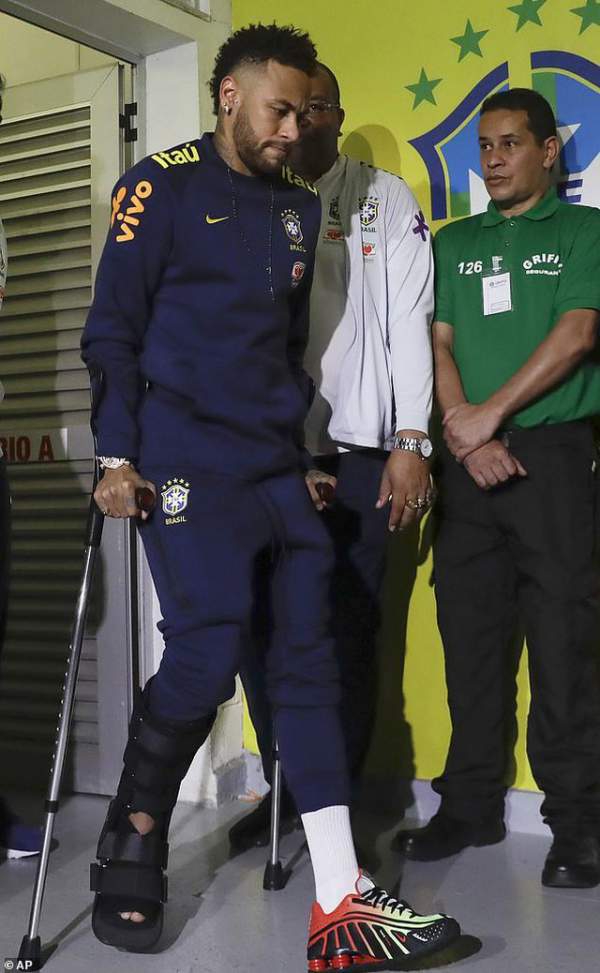 Neymar bật khóc sau khi lỡ hẹn với Copa America 2019 7