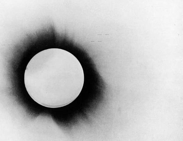 100 năm trước, nhật thực đã biến Einstein thành ngôi sao 3