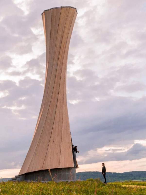 Độc đáo tòa tháp hình xoắn ốc được làm từ gỗ đầu tiên trên thế giới 9