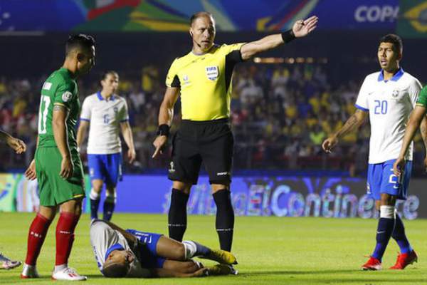 Brazil 2-0 Bolivia (hiệp 2): Coutinho lập cú đúp 8