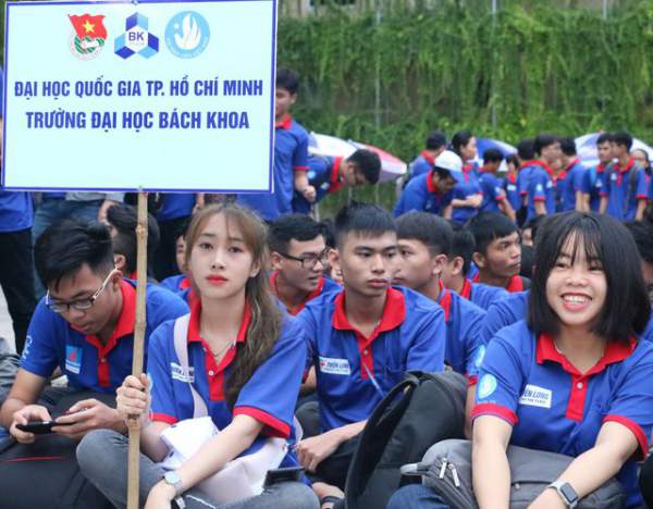 Giới trẻ Sài Gòn hào hứng ngày bắt đầu Tiếp sức mùa thi 6