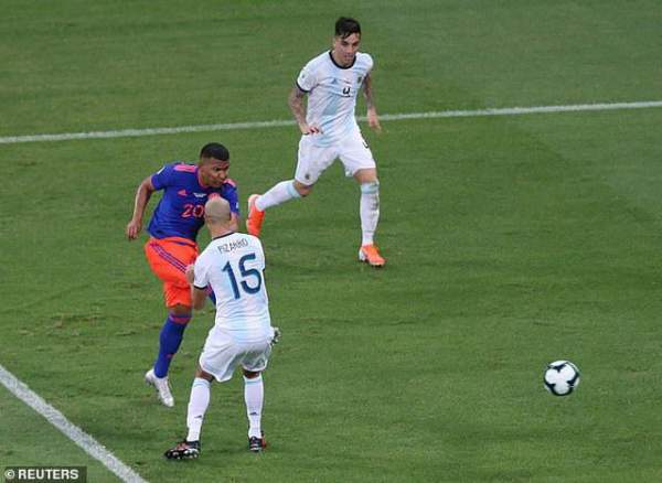 Argentina 0-2 Colombia: Nỗi thất vọng của Messi 2