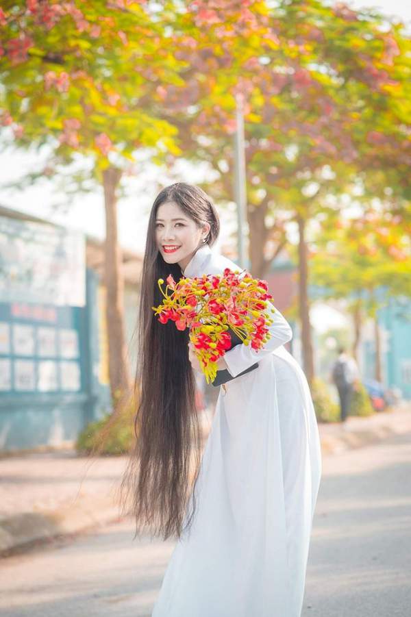 Cô gái có mái tóc dài hơn 1m nhớ về thời học trò ngập hoa phượng vĩ 2