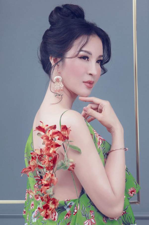 Bước vào tuổi U50, MC Thanh Mai khoe vẻ đẹp không tì vết 3