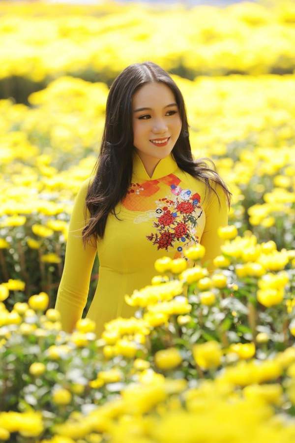 Những cô con gái tài năng, xinh đẹp, nói tiếng Anh như gió của sao Việt 16