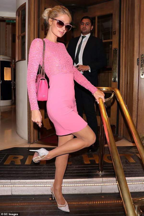Kinh doanh thành công, Paris Hilton ra mắt dòng sàn phẩm thời trang mới 2