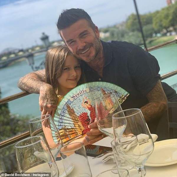 David Beckham trẻ trung bên con trai Romeo 8