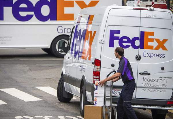 FedEx tiếp tục "nhầm lẫn" và từ chối chuyển bưu kiện điện thoại Huawei 4