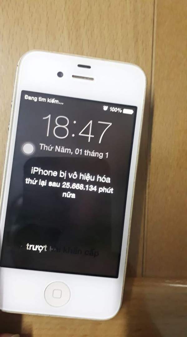 Bi hài chiếc iPhone bị khóa máy gần... 50 năm tại Hà Nội 2