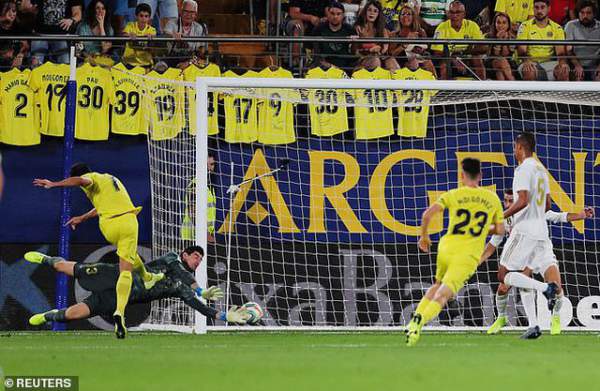 Villarreal 2-2 Real Madrid: Bale lập cú đúp và nhận… thẻ đỏ 2