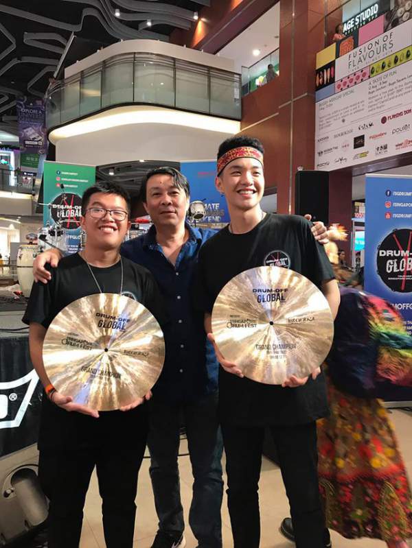 Hai thí sinh Việt Nam giành giải Nhất cuộc thi trống quốc tế 2