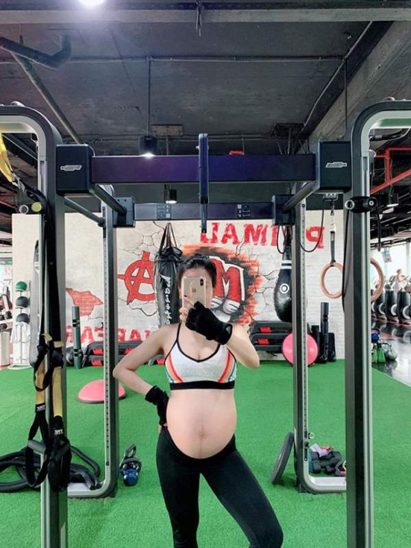 Vợ MC Thành Trung bụng bầu “vượt mặt” vẫn chăm chỉ tập gym 2