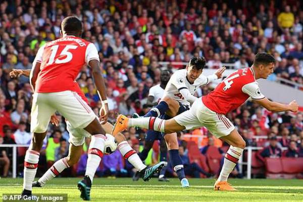 Arsenal 1-2 Tottenham (hiệp 2 ): Thế trận căng thẳng 12