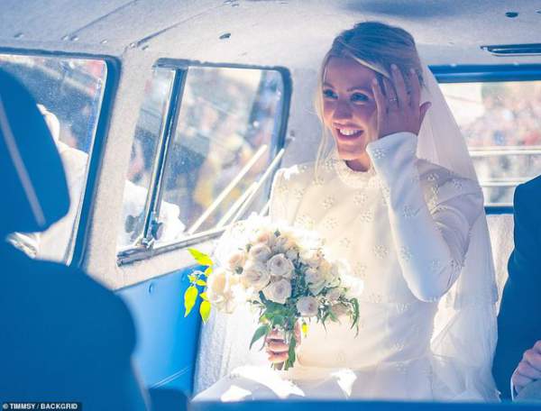 Ellie Goulding thay 4 chiếc váy trong ngày cưới 9