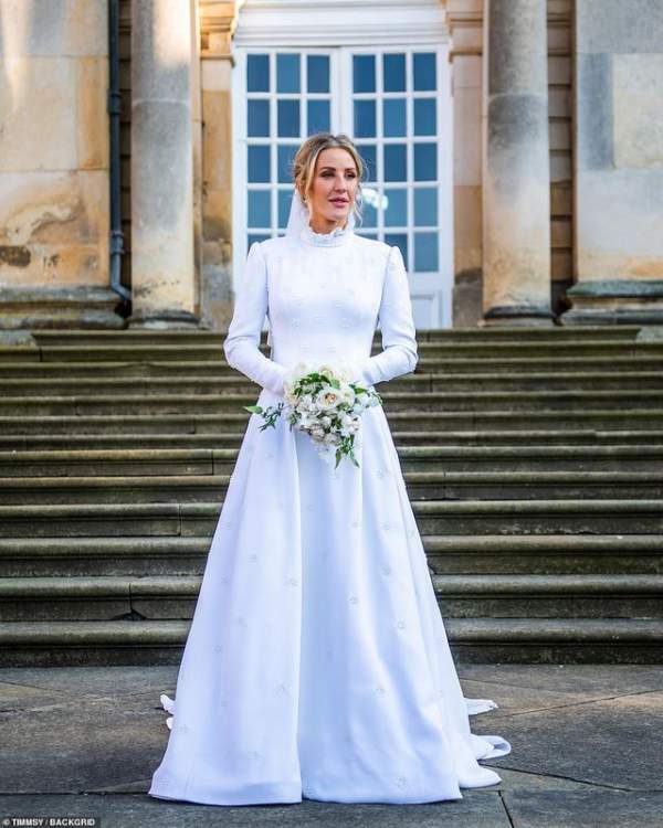 Ellie Goulding thay 4 chiếc váy trong ngày cưới 5