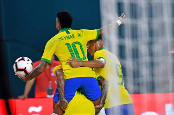 Brazil 2-2 Colombia: Neymar ghi bàn, Brazil vẫn không thắng nổi Colombia 2