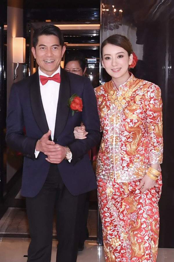 Hôn nhân viên mãn của Quách Phú Thành bên vợ trẻ kém 22 tuổi 10