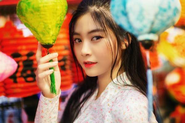 Miss Teen Nam Phương đẹp rạng ngời dạo phố mùa Trung thu 2