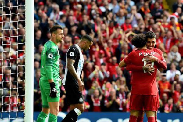 Mane, Salah giúp Liverpool thắng trận thứ năm liên tiếp 2
