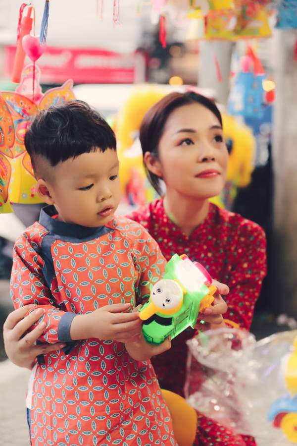 Làm mẹ đơn thân, Dương Cẩm Lynh cố vun vén cho con một tuổi thơ êm đẹp 9