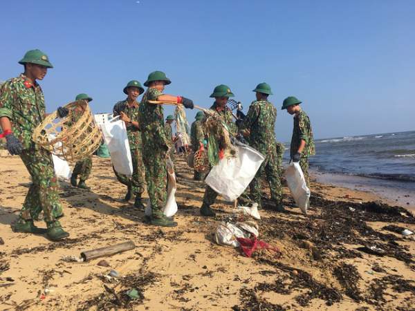 Quảng Bình: 1.000 bạn trẻ tham gia chiến dịch “Hãy làm sạch biển - Tử tế với đại dương” 3