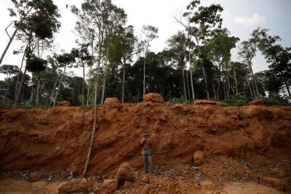 Thảm cảnh của thổ dân rừng Amazon khi “lá phổi xanh” ngày càng teo nhỏ 12