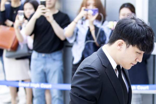 Seungri đề nghị được lùi ngày thẩm vấn vì tội đánh bạc 2
