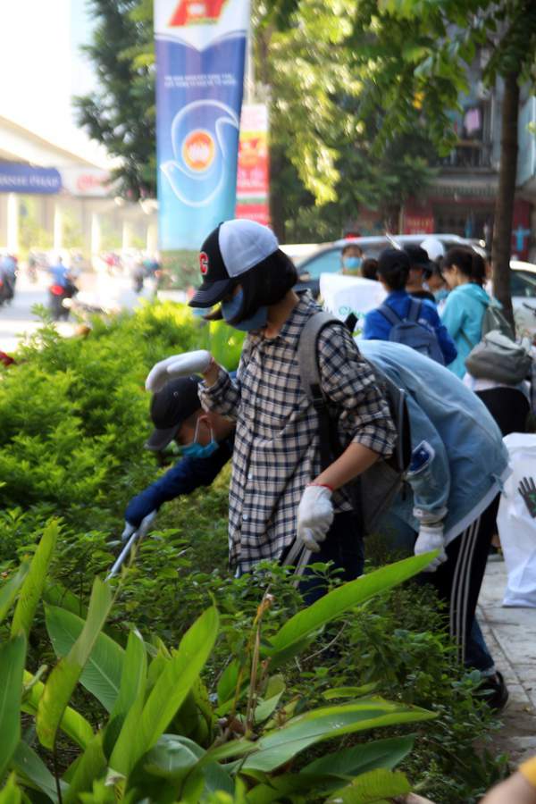 Hơn 1.000 bạn trẻ Hà Nội chung tay dọn dẹp các bãi rác tự phát 7