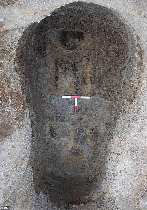 Phát hiện rùng rợn về "ngôi mộ của hồn ma" 1.400 tuổi 2