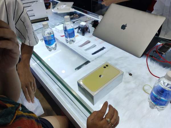 iPhone XS Max ế ẩm trước "cơn bão" iPhone 11 Pro Max tại Việt Nam 2