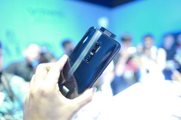 Smartphone Vivo V17 Pro ra mắt ấn tượng với 6 camera phân giải lớn 4
